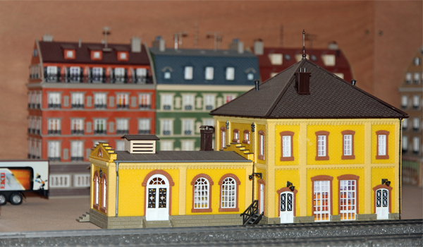 Postamt auf der Modelleisenbahn